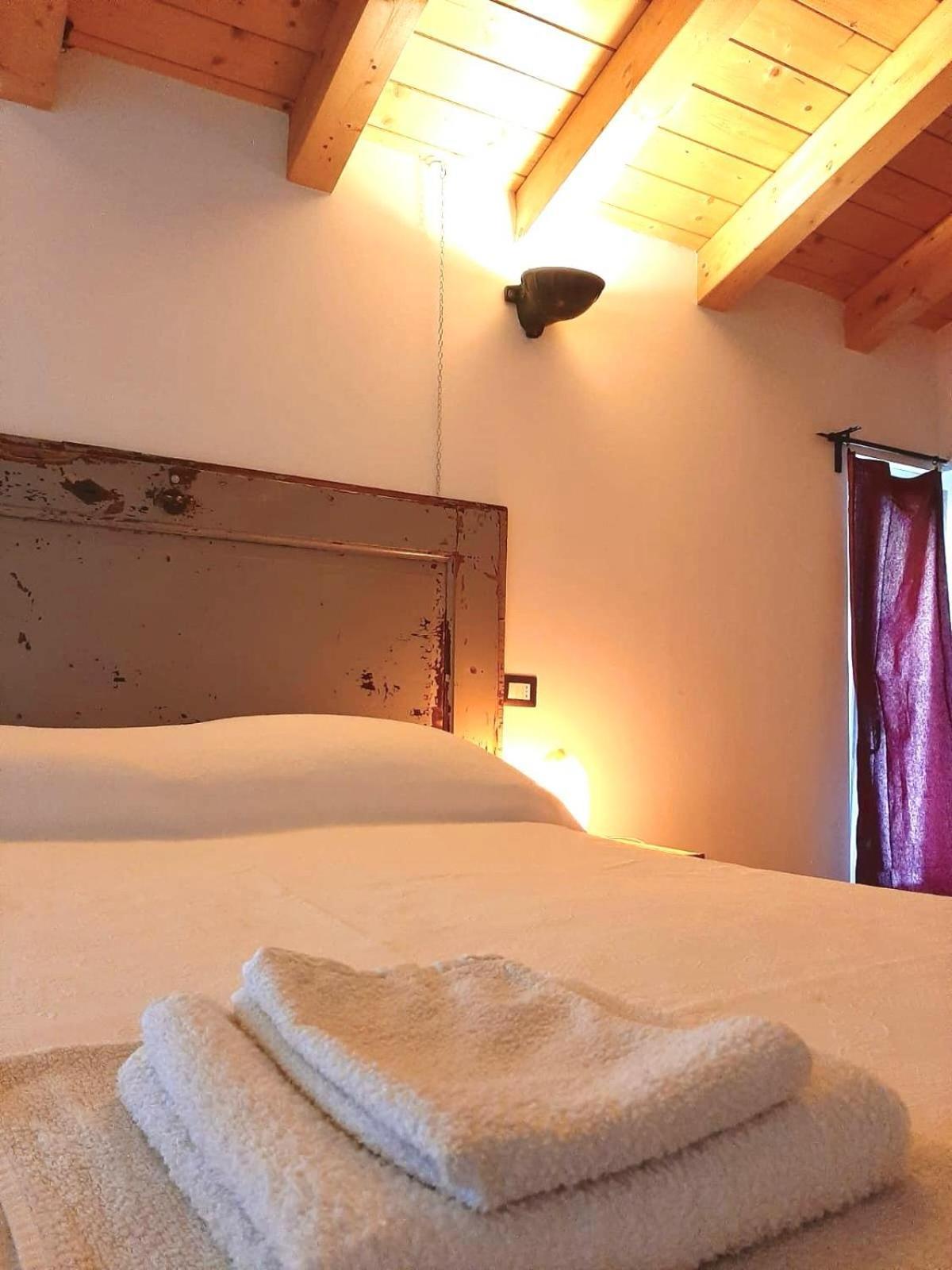 Atlante Hotel Toscolano Maderno Bagian luar foto