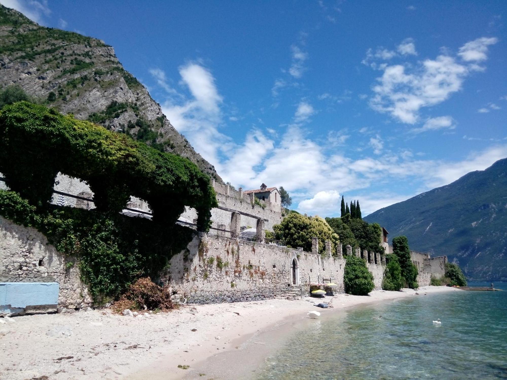 Atlante Hotel Toscolano Maderno Bagian luar foto