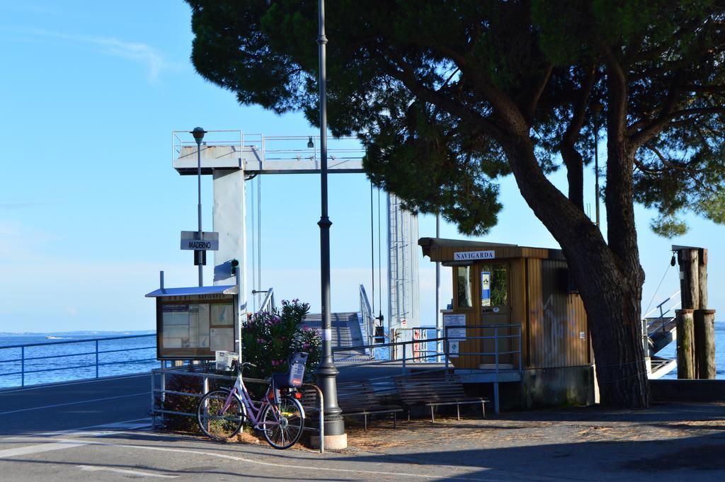 Atlante Hotel Toscolano Maderno Bagian luar foto